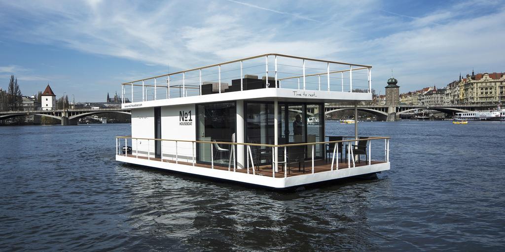 Vipliving Houseboat Otel Prag Dış mekan fotoğraf